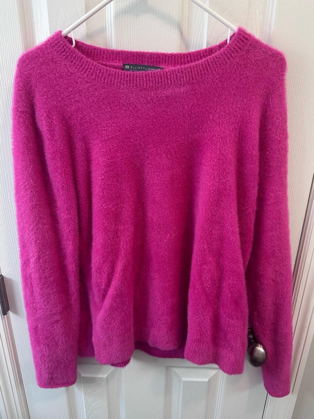 Elliott Lauren Fuzzy Crewneck Sweater in Vibrant Fuchsia